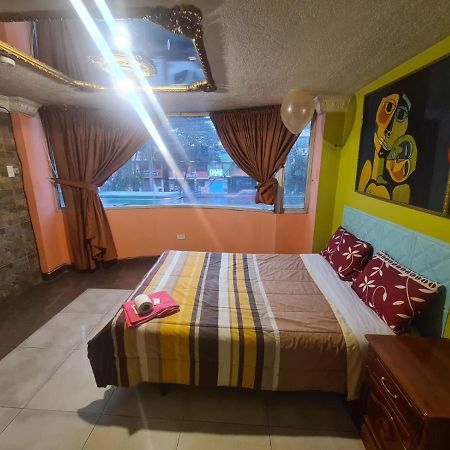 ホテル Hostal Miguel Angel キト 部屋 写真